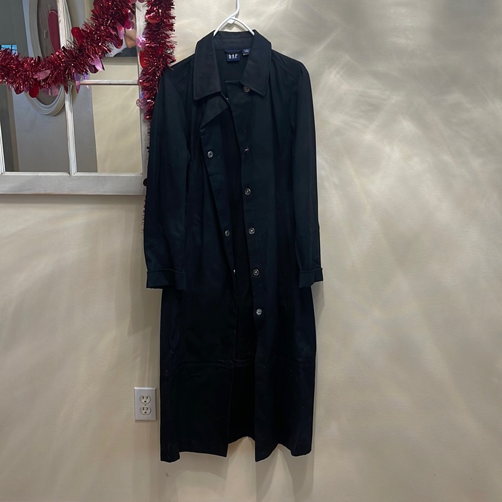 Black, trenchcoat size medium